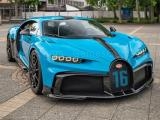 Spielen Bugatti sports car puzzle now